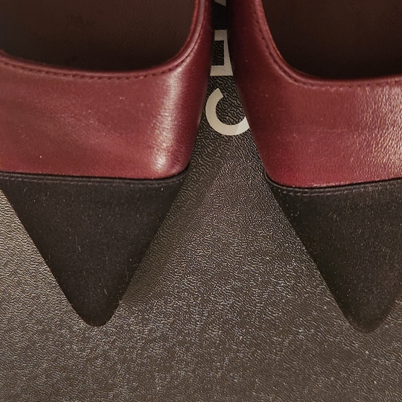 Authentic Chanel Burgundy/Black Leather And Satin Cap Pointed Toe Pumps 37 - Picture 3 of 7
